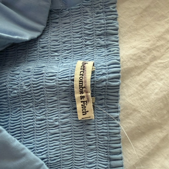 Abercrombie & Fitch Light Blue Smocked Top - Picture 3 of 5